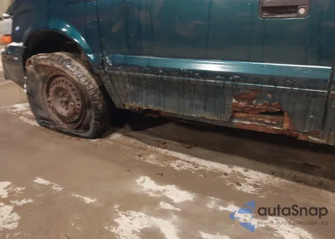 1994 Plymouth Voyager из США, поврежденный, VIN 2P4GH2532RR752724